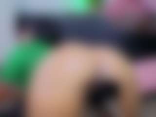 Chlooee's Live Sex Cam Show