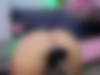 Chlooee's Live Sex Cam Show