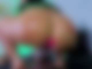 Chlooee's Live Sex Cam Show