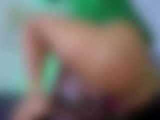 Chlooee's Live Sex Cam Show