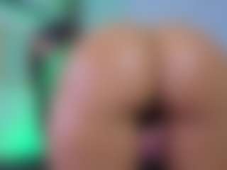 Chlooee's Live Sex Cam Show