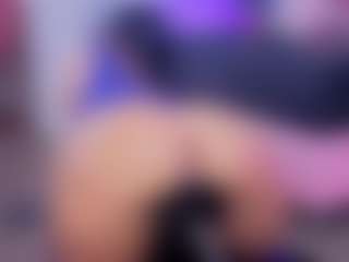 Chlooee's Live Sex Cam Show