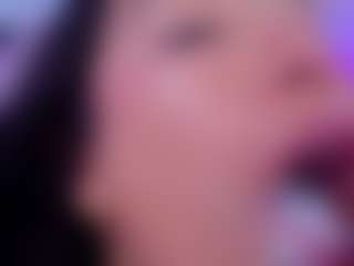 Live cam show with Chlooee - Dildo on livesuperchat.net