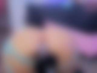 Chlooee's Live Sex Cam Show