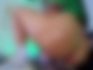 Live cam show with Chlooee - Ftm on Camsoda
