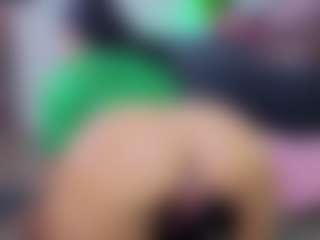 Live cam show with Chlooee - Orgasm on Camsoda