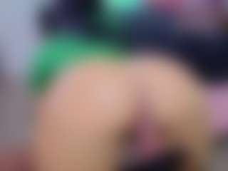 Live cam show with Chlooee - Dirty on Camsoda