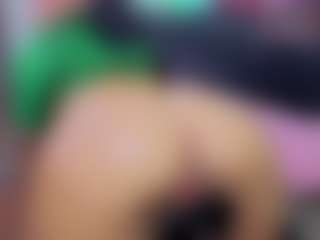 Chlooee's Live Sex Cam Show