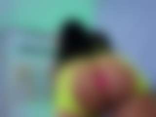 Chlooee's Live Sex Cam Show