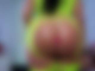 Chlooee's Live Sex Cam Show
