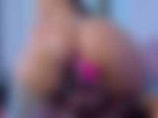 Chlooee's Live Sex Cam Show