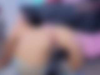 Chlooee's Live Sex Cam Show