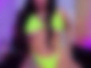 Chlooee's Live Sex Cam Show