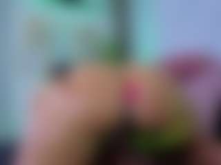 Chlooee's Live Sex Cam Show