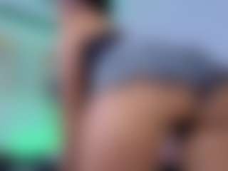 Chlooee's Live Sex Cam Show