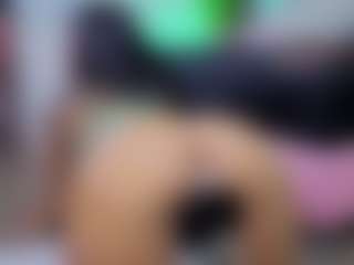 Chlooee's Live Sex Cam Show