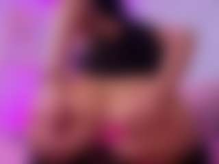 Chlooee's Live Sex Cam Show