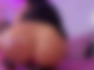 Chlooee's Live Sex Cam Show