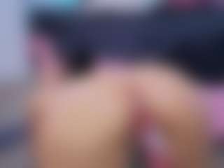 Chlooee's Live Sex Cam Show