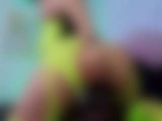 Chlooee's Live Sex Cam Show