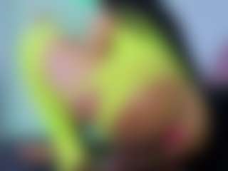 Chlooee's Live Sex Cam Show