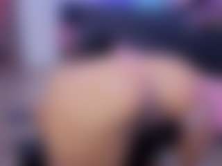 Chlooee's Live Sex Cam Show