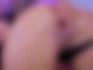 Chlooee's Live Sex Cam Show