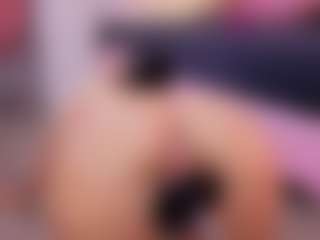 Live cam show with Chlooee - Anal Latina on Camsoda | colombia