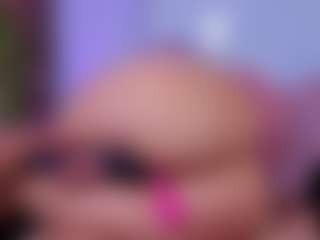 Chlooee's Live Sex Cam Show