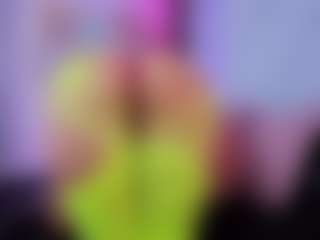 Chlooee's Live Sex Cam Show