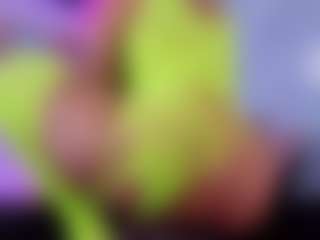 Live cam show with Chlooee - Cum Curvy on Camsoda