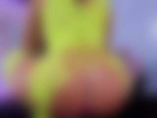 Chlooee's Live Sex Cam Show
