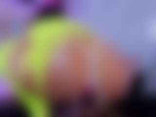 Chlooee's Live Sex Cam Show