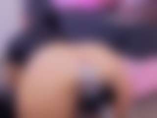 Chlooee's Live Sex Cam Show
