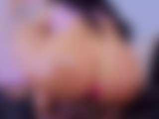 Chlooee's Live Sex Cam Show