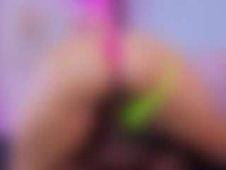 Chlooee's Live Sex Cam Show