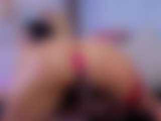 Chlooee's Live Sex Cam Show