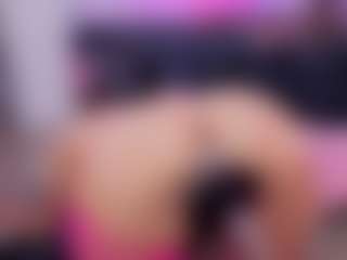 Chlooee's Live Sex Cam Show
