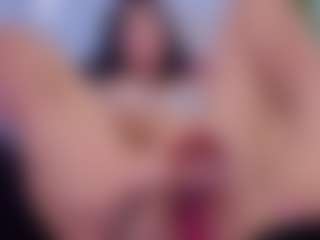 Live cam show with Chlooee - Tease on Camsoda