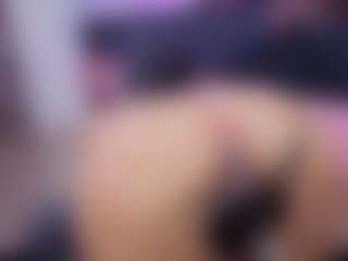 Chlooee's Live Sex Cam Show
