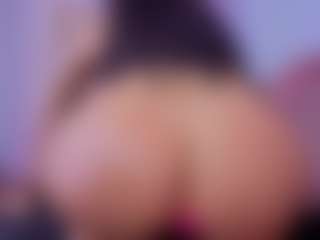 Chlooee's Live Sex Cam Show