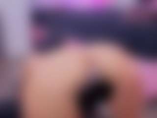 Chlooee's Live Sex Cam Show