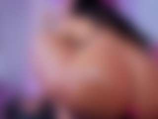 Live cam show with Chlooee - Sexwebcam Curvy on Camsoda