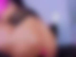 Chlooee's Live Sex Cam Show