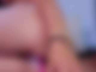 Live cam show with Chlooee - Deepthroat on CamClone