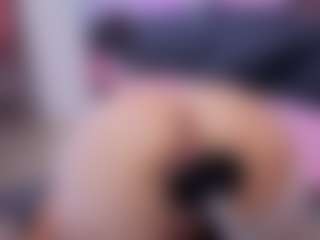 Chlooee's Live Sex Cam Show