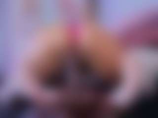 Chlooee's Live Sex Cam Show