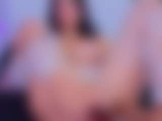 Chlooee's Live Sex Cam Show