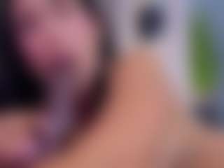 Chlooee's Live Sex Cam Show