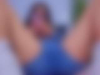 Chlooee's Live Sex Cam Show